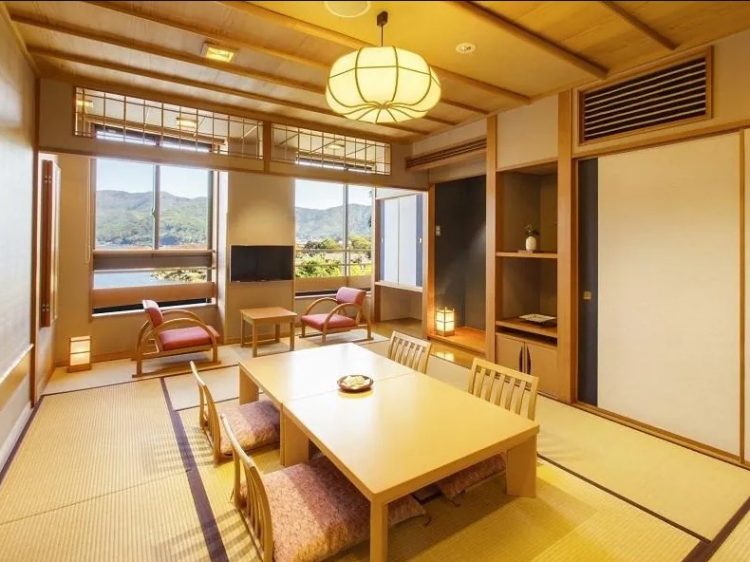 hotel dengan onsen di jepang, hotel dengan pemandian air panas di jepang, hotel onsen di jepang, onsen di jepang, pemandian air panas di jepang, top 6+ hotel onsen terbaik di jepang view danau & gunung fuji, pemandian air panas keren!