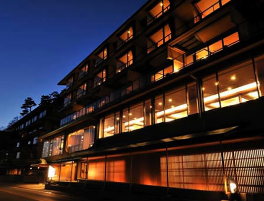 hotel dengan onsen di jepang, hotel dengan pemandian air panas di jepang, hotel onsen di jepang, onsen di jepang, pemandian air panas di jepang, top 6+ hotel onsen terbaik di jepang view danau & gunung fuji, pemandian air panas keren!