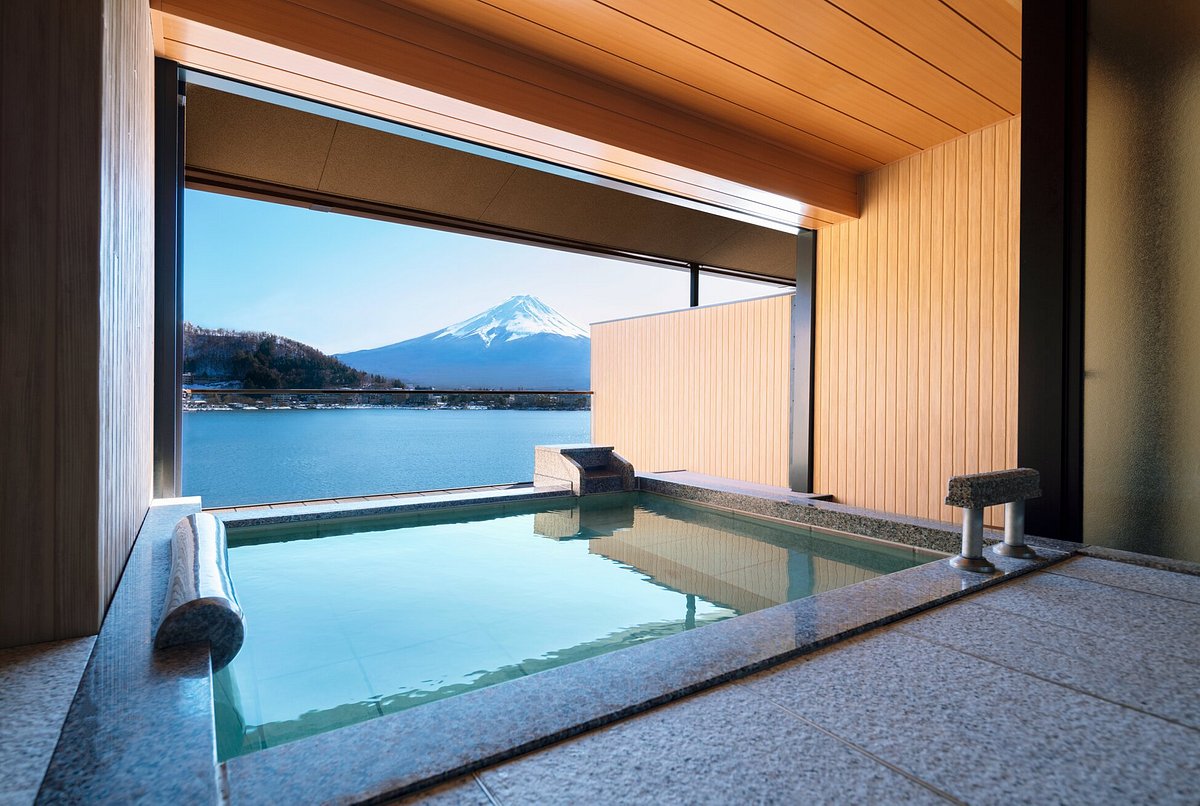 hotel dengan onsen di jepang, hotel dengan pemandian air panas di jepang, hotel onsen di jepang, onsen di jepang, pemandian air panas di jepang, top 6+ hotel onsen terbaik di jepang view danau & gunung fuji, pemandian air panas keren!