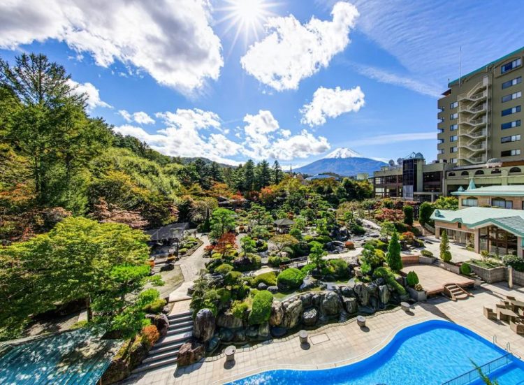 Top 6+ Hotel Onsen Terbaik di Jepang View Danau & Gunung Fuji, Pemandian Air Panas Keren!