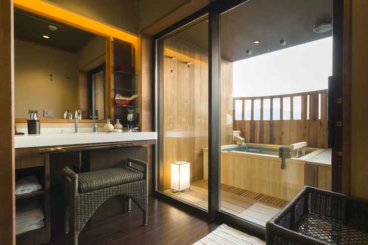 hotel dengan onsen di jepang, hotel dengan pemandian air panas di jepang, hotel onsen di jepang, onsen di jepang, pemandian air panas di jepang, top 6+ hotel onsen terbaik di jepang view danau & gunung fuji, pemandian air panas keren!