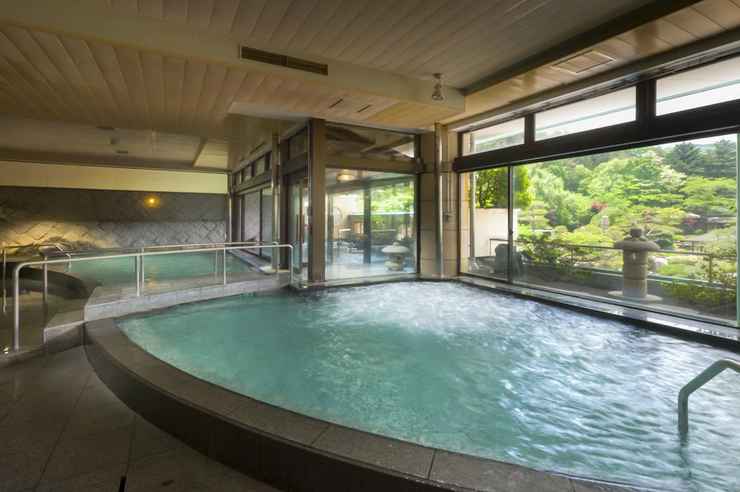 hotel dengan onsen di jepang, hotel dengan pemandian air panas di jepang, hotel onsen di jepang, onsen di jepang, pemandian air panas di jepang, top 6+ hotel onsen terbaik di jepang view danau & gunung fuji, pemandian air panas keren!