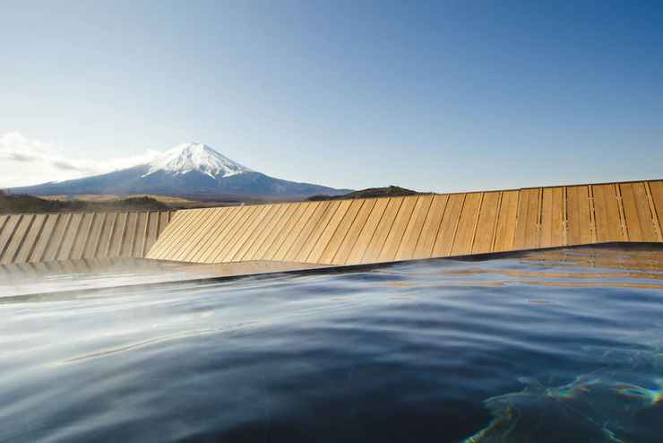 hotel dengan onsen di jepang, hotel dengan pemandian air panas di jepang, hotel onsen di jepang, onsen di jepang, pemandian air panas di jepang, top 6+ hotel onsen terbaik di jepang view danau & gunung fuji, pemandian air panas keren!