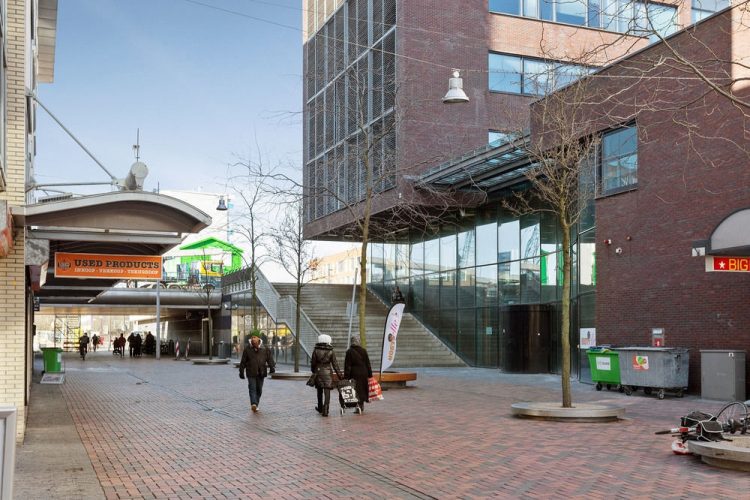 top 6+ hotel & penginapan unik di amsterdam terbaik & ternyaman untuk bermalam
