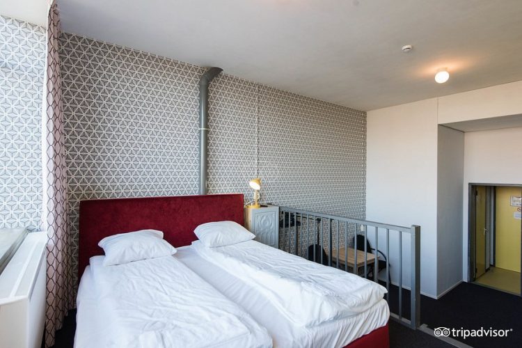 top 6+ hotel & penginapan unik di amsterdam terbaik & ternyaman untuk bermalam