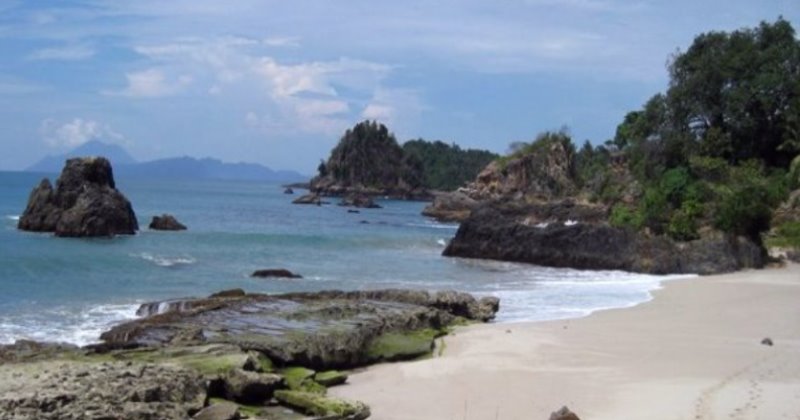 pantai di bontang, pantai terbaik di bontang, wisata pantai di bontang, top 6+ pantai di bontang paling indah & populer dengan pasir pantai putih