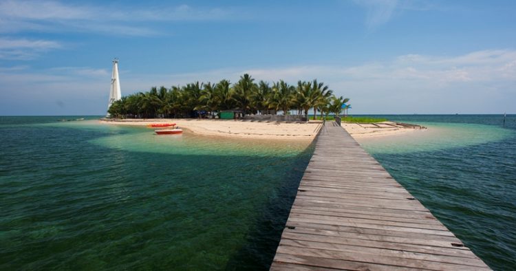 Top 6+ Pantai di Bontang Paling Indah & Populer dengan Pasir Pantai Putih