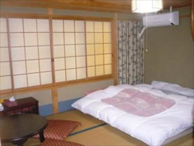 guesthouse ryokan budget murah di kyoto, hostel, penginapan budget murah di kyoto, penginapan di kyoto, penginapan ryokan budget murah di kyoto, ryokan budget murah di kyoto, top 6+ penginapan budget murah di kyoto, suasana ryokan yang asyik & seru