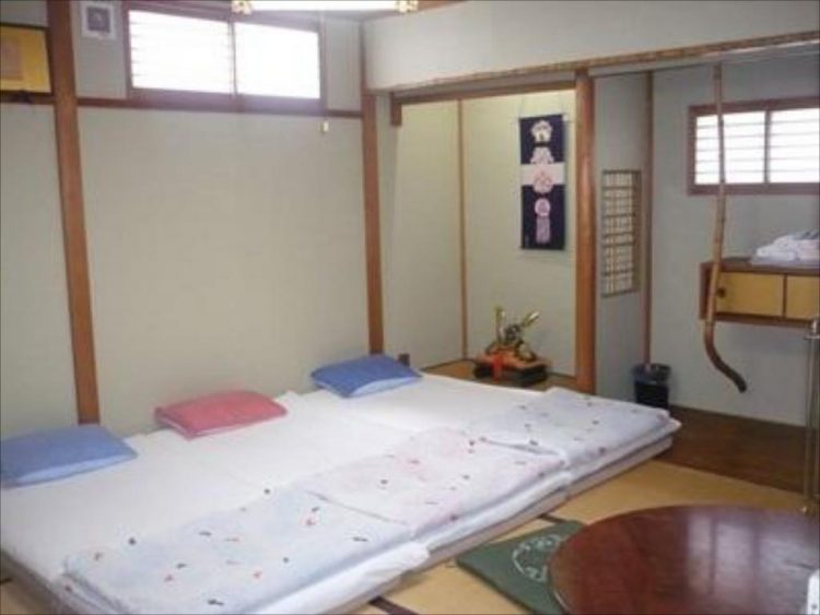 guesthouse ryokan budget murah di kyoto, hostel, penginapan budget murah di kyoto, penginapan di kyoto, penginapan ryokan budget murah di kyoto, ryokan budget murah di kyoto, top 6+ penginapan budget murah di kyoto, suasana ryokan yang asyik & seru