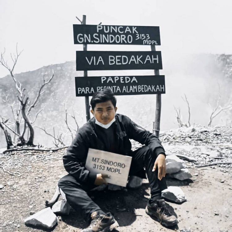 alamat gunung sindoro, jalur pendakian gunung sindoro, jalur pendakian puncak gunung sindoro, keindahan gunung sindoro, ketinggian gunung sindoro, puncak gunung sindoro, tinggi gunung sindoro, wisata gunung sindoro, top 7+ jalur pendakian favorit gunung sindoro, untuk pemula sampai pendaki mahir