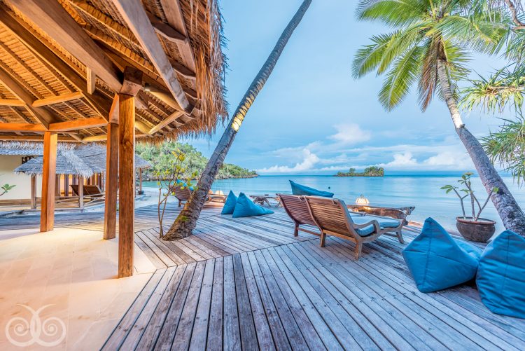 resort khusus glamping di indonesia, resort mewah khusus glamping di indonesia, sandat glamping tents, top 7+ resort terbaik khusus glamping di indonesia, menginap di tengah hutan!