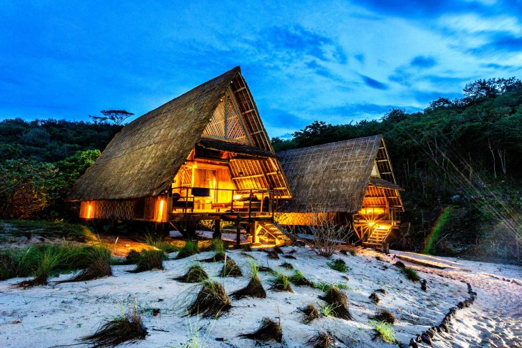 resort khusus glamping di indonesia, resort mewah khusus glamping di indonesia, sandat glamping tents, top 7+ resort terbaik khusus glamping di indonesia, menginap di tengah hutan!