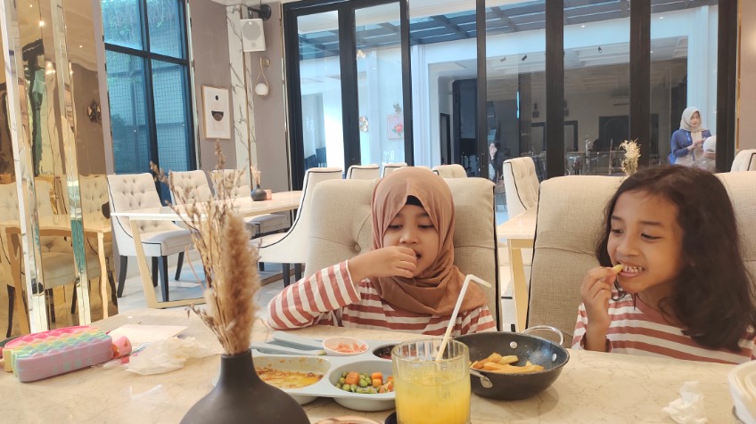 cafe gelato di depok, gelato di depok, gelato enak di depok, resto gelato di depok, tempat makan gelato di depok, top 9+ tempat makan gelato enak di depok, dijamin bikin ketagihan!