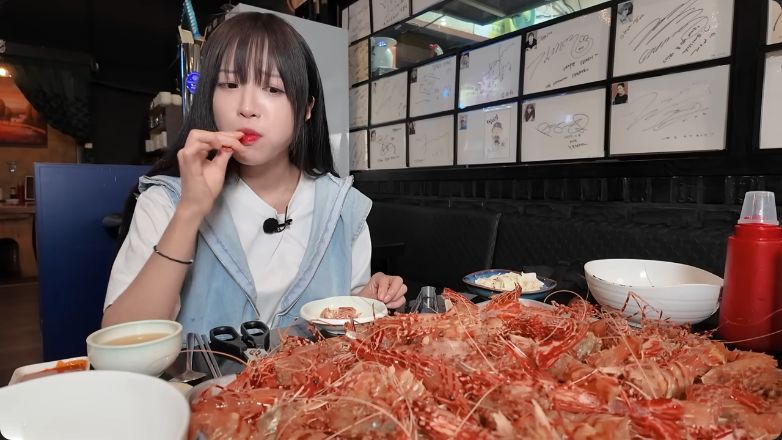 Tzuyang mukbang seafood, 1. Mukbang 200 Tiram, 2. Mukbang 10 Kg Seafood di Bandar Djakarta, 3. Mukbang 100 Ekor Udang, 4. Mukbang King Crab 10 Kg, 5. Mukbang Seafood di Thailand