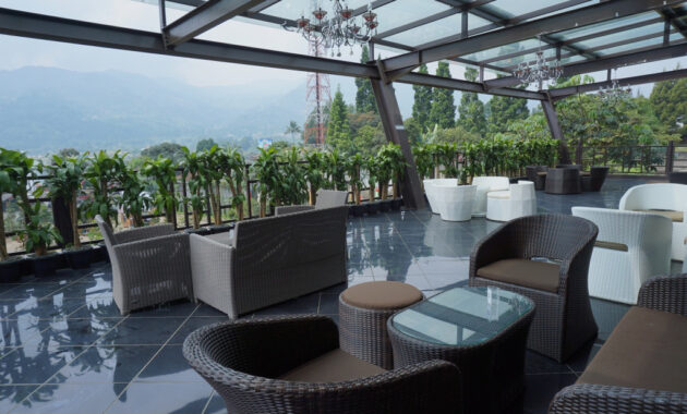 ada agenda nongkrong bareng kerabat di daerah puncak? mampir ke 10 rekomendasi cafe ini