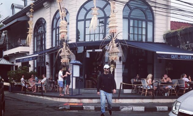 Ada Apa Saja di Seminyak Square Bali?