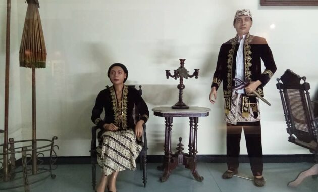 ada berapa banyak koleksi bersejarah pada museum sri baduga, ini jawabannya, Harga Tiket Masuk, Jam Buka, Mengenal Museum, Sejarah Singkat, Fasilitas Yang Ada