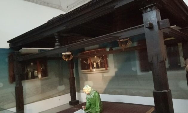ada berapa banyak koleksi bersejarah pada museum sri baduga, ini jawabannya, Harga Tiket Masuk, Jam Buka, Mengenal Museum, Sejarah Singkat, Fasilitas Yang Ada