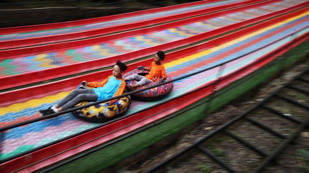Agrowisata Gunung Mas Puncak Bogor, 2. Bermain ATV, 3. Rainbow Slide, 4. Flying Fox, 5. Kolam Renang