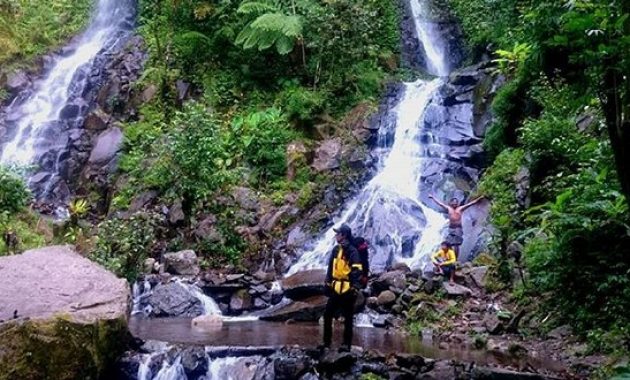 air terjun lawean penampihan di tulungagung, keindahan yang tersembunyi