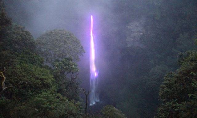 air terjun pelangi, curug cimahi, harga tiket air terjun pelangi, keindahan air terjun pelangi, keindahan curug cimahi, kuliner air terjun pelangi, lokasi air terjun pelangi, objek wisata air terjun pelangi, tempat wisata di cisarua, tempat wisata di lembang, air terjun pelangi lembang bandung nan indah dan mempesona