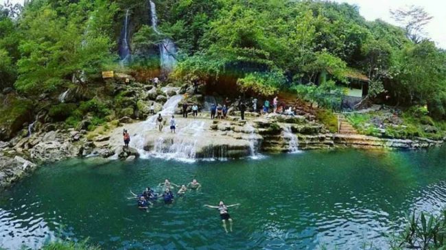 air terjun sri gethuk, air terjun sri gethuk gunung kidul, air terjun sri gethuk jogja, harga tiket masuk air terjun sri gethuk, keindahan air terjun sri gethuk, lokasi air terjun sri gethuk, tiket air terjun sri gethuk, wisata air terjun sri gethuk, air terjun sri gethuk: 7 aktivitas seru, daya tarik, tiket, fasilitas dll