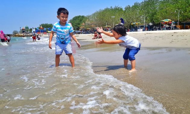 akses jalan menuju lokasi pantai delegan pasir putih gresik dan berapa harga tiket masuknya