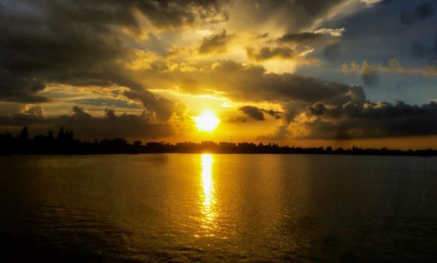 akses jalan menuju lokasi pantai delegan pasir putih gresik dan berapa harga tiket masuknya