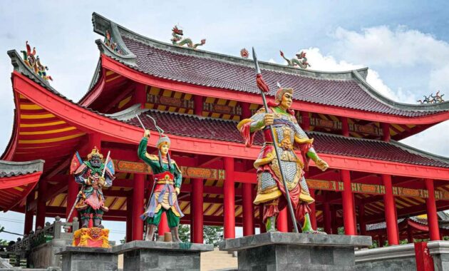 alasan kenapa klenteng sam po kong semarang wajib dikunjungi? simak ini, Harga Tiket Masuk, Buka Jam Berapa, Sekilas Sejarah, Keunikan Bangunan, Cara Menuju Lokasi