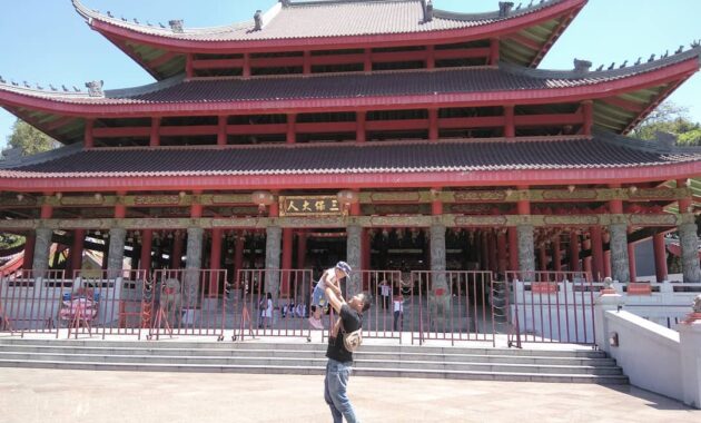 alasan kenapa klenteng sam po kong semarang wajib dikunjungi? simak ini, Harga Tiket Masuk, Buka Jam Berapa, Sekilas Sejarah, Keunikan Bangunan, Cara Menuju Lokasi