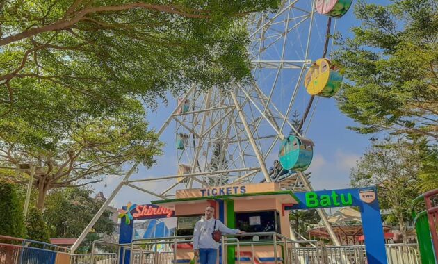 alun alun batu, bianglala di buka jam berapa?