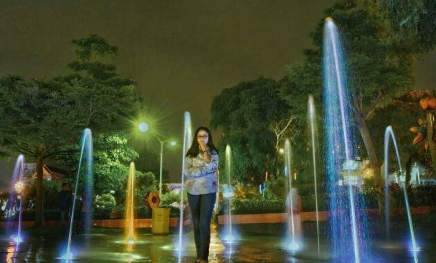 alun alun batu, bianglala di buka jam berapa?