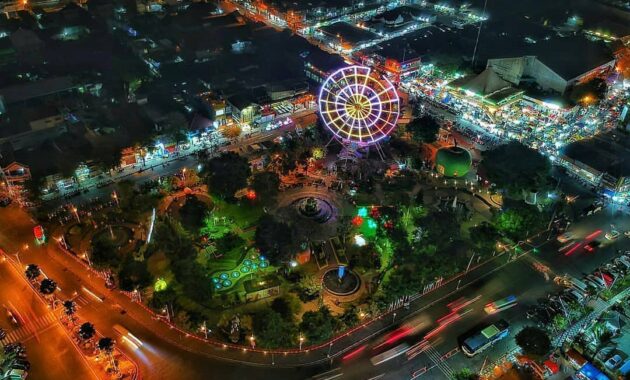 alun alun batu, bianglala di buka jam berapa?