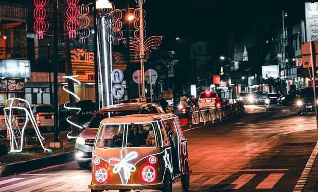 alun alun batu, bianglala di buka jam berapa?