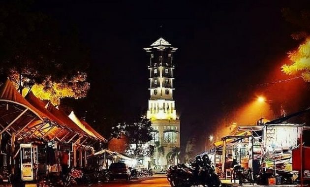 alun alun ngawi, central parknya jawa timur