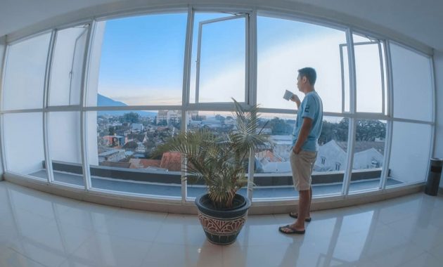 amaris hotel malang, akomodasi yang bagus dan nyaman dengan harga mulai rp268.721 per malam, Alamat Lengkap, Review Hotel, Daftar Harga Kamar, Fasilitas Lengkap, Tempat Menarik Terdekat