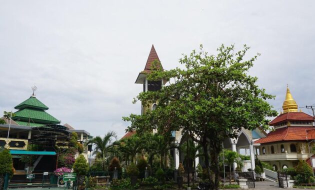 apa yang unik dari puja mandala?