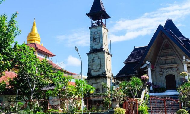 apa yang unik dari puja mandala?