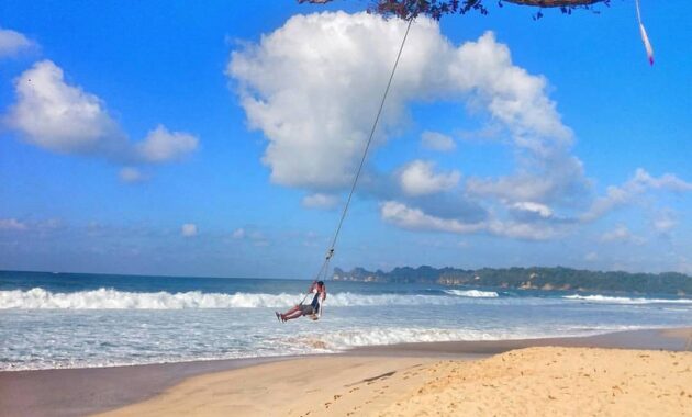 Apakah Sudah Buka Atau Tutup Wisata Pantai Sendiki Malang dan Bisakah Dilewati Mobil?