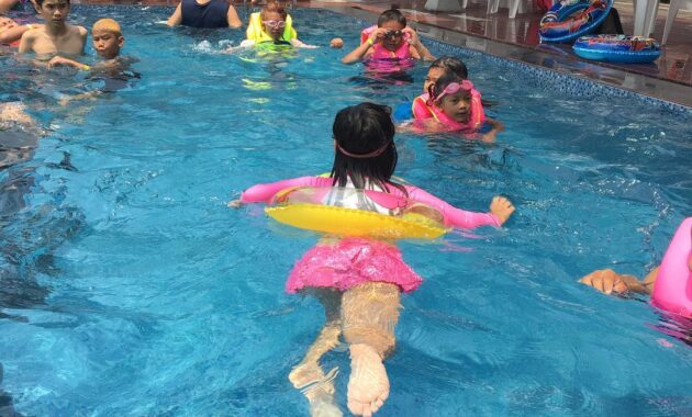 arina waterpark, arena rekreasi air keluarga, Habiskan Waktu, Keindahan Potensi, Rute Jalan, Buka Jam Berapa, Harga Tiket Masuk