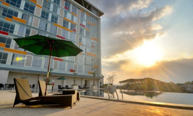 ascent premiere hotel malang, penginapan dengan rooftop bar yang keren mulai rp535.000 per malam