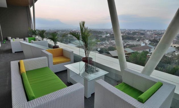 ascent premiere hotel malang, penginapan dengan rooftop bar yang keren mulai rp535.000 per malam