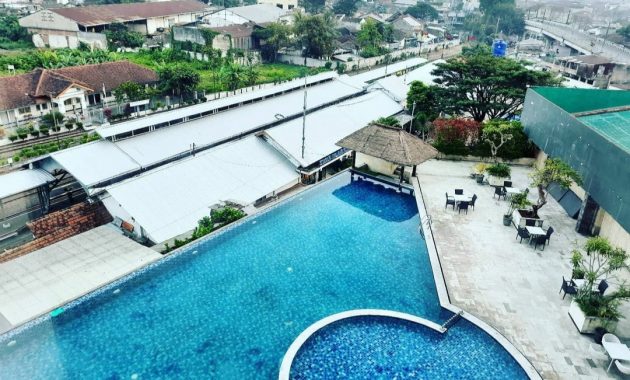 ascent premiere hotel malang, penginapan dengan rooftop bar yang keren mulai rp535.000 per malam