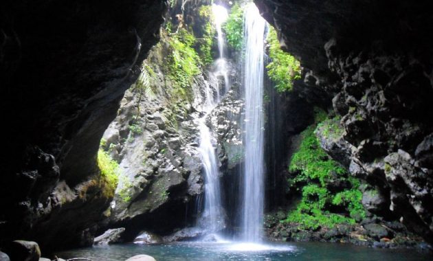 asyiknya bermain di curug lawang