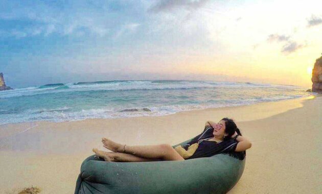 bagaimana akses jalan menuju lokasi pantai ngudel malang selatan dan berapa harga tiket masuknya?