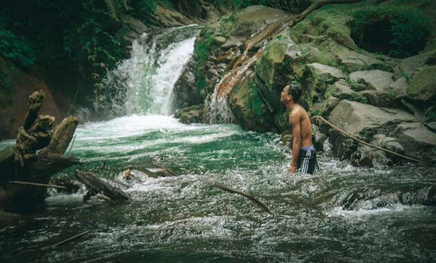 bak seperti kepingan surga, ini dia potret coban cinde malang, Harga Tiket Masuk, Jalan Menuju Lokasi, Fasilitas, Spot Foto Instagramable, Keistimewaan Coban Cinde