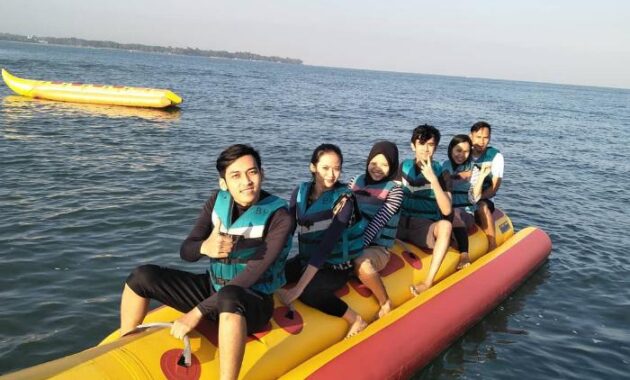 banyak pantai di banten, tetapi mengapa harus pantai carita? inilah 7 alasannya