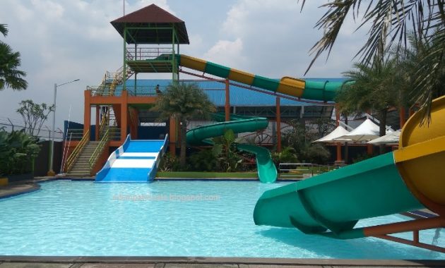 banyak wahana air di panghegar waterboom bandung