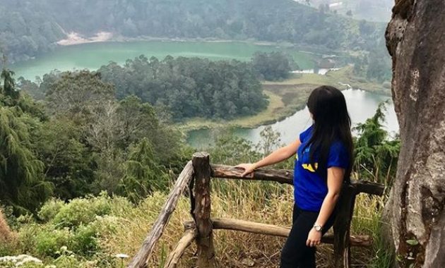 batu pandang ratapan angin wonosobo, tempat terbaik untuk menenangkan diri di dieng
