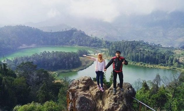batu pandang ratapan angin wonosobo, tempat terbaik untuk menenangkan diri di dieng